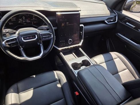 Used 2026 GMC Acadia Elevation w/ Elevation Premium Package FWD image 12