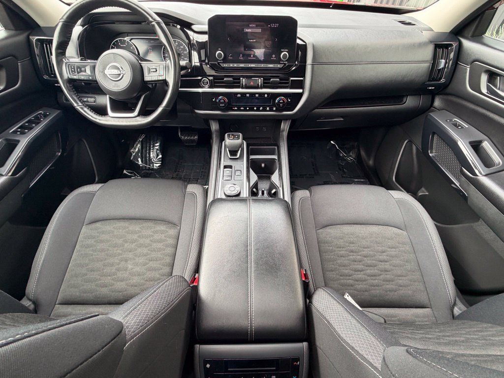 Used 2024 Nissan Pathfinder SV AWD/4WD image 12