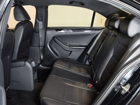 Used 2018 Volkswagen Jetta Sport FWD image 26