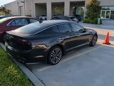 Used 2019 Kia Stinger RWD image 3