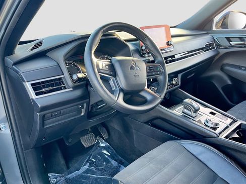 Used 2022 Mitsubishi Outlander SEL Black Edition image 9