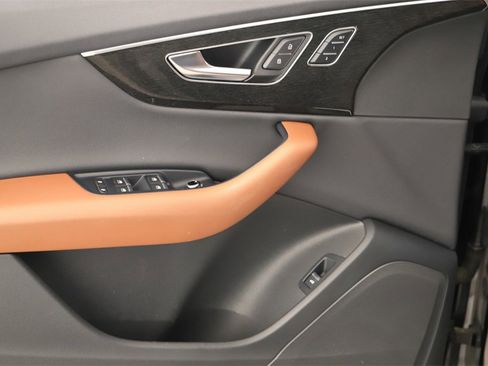 Used 2021 Audi Q7 3.0T Premium w/ Convenience Package image 23