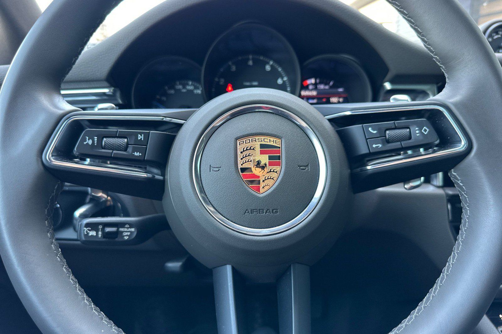 Used 2026 Porsche Macan AWD/4WD image 24