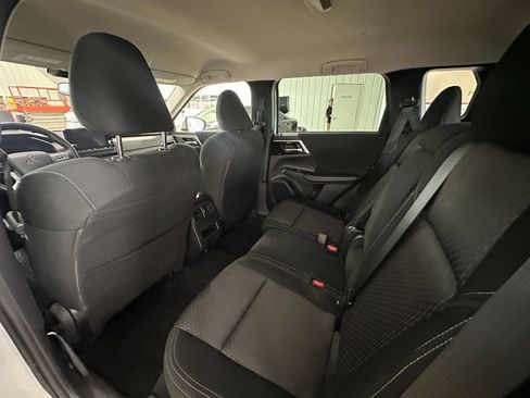 Used 2023 Mitsubishi Outlander ES image 39