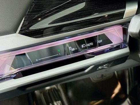 Used 2026 BMW i7 xDrive60 image 10