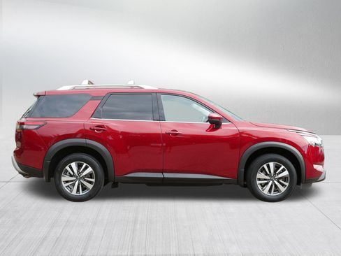 Certified 2024 Nissan Pathfinder SL AWD/4WD image 8