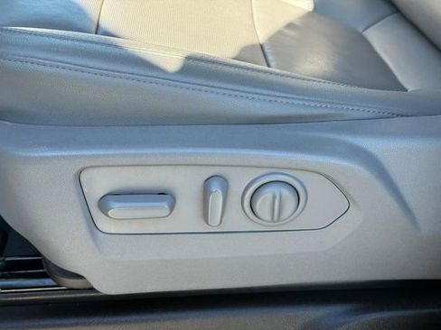 Used 2022 Chevrolet Silverado 1500 LTZ w/ LTZ Convenience Package II image 18