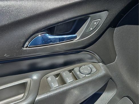 Used 2020 Chevrolet Equinox LT FWD image 12