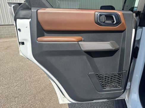 Used 2022 Ford Bronco Outer Banks AWD/4WD image 13