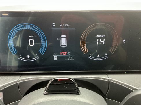 Used 2025 Hyundai Santa Fe SEL image 11