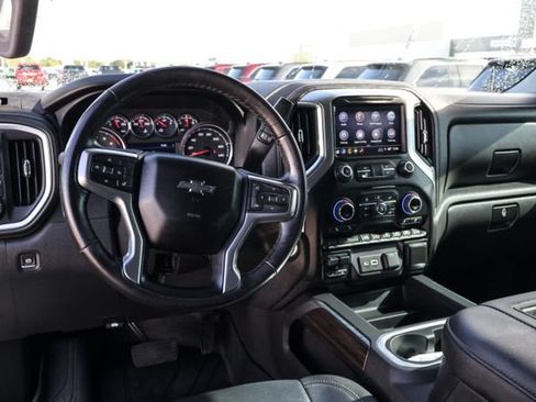 Used 2022 Chevrolet Silverado 1500 RST w/ Convenience Package II AWD/4WD image 9