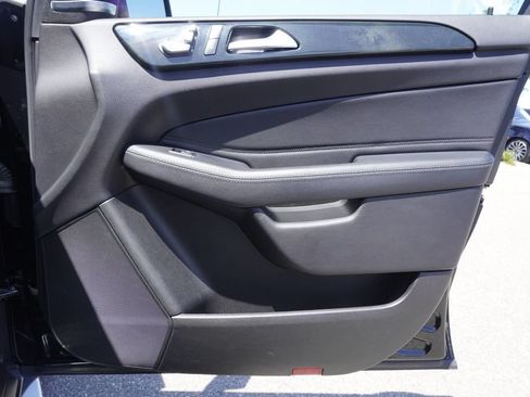 Used 2019 Mercedes-Benz GLE 400 4MATIC image 21