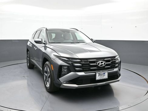 Certified 2025 Hyundai Tucson SEL AWD/4WD image 3