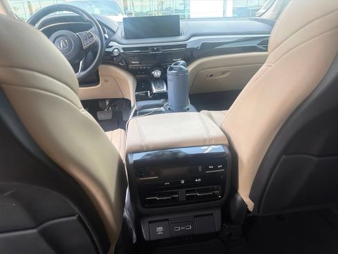Used 2024 Acura MDX w/ Technology Package FWD image 11