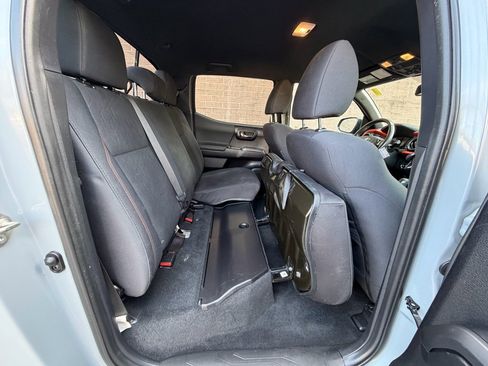 Used 2019 Toyota Tacoma TRD Off-Road image 23