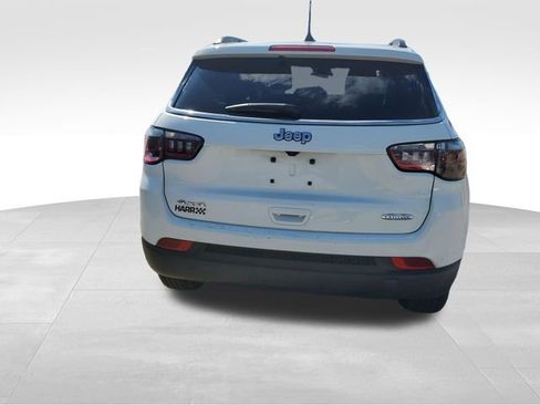 Used 2024 Jeep Compass Latitude AWD/4WD image 5