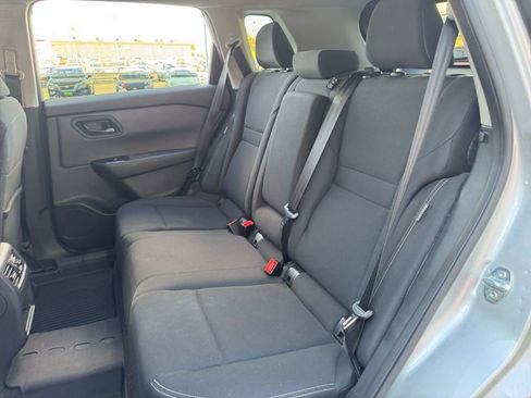 Used 2025 Nissan Rogue S image 19