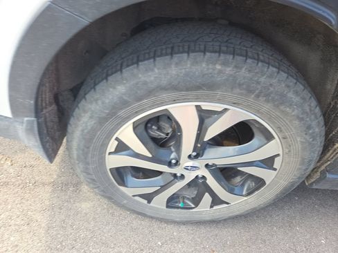 Certified 2022 Subaru Outback Limited AWD/4WD image 4