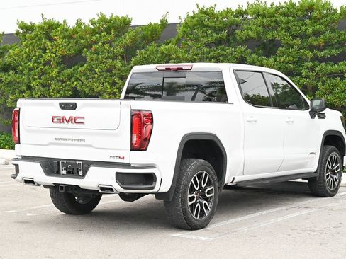 Used 2024 GMC Sierra 1500 AT4 w/ Technology Package AWD/4WD image 4