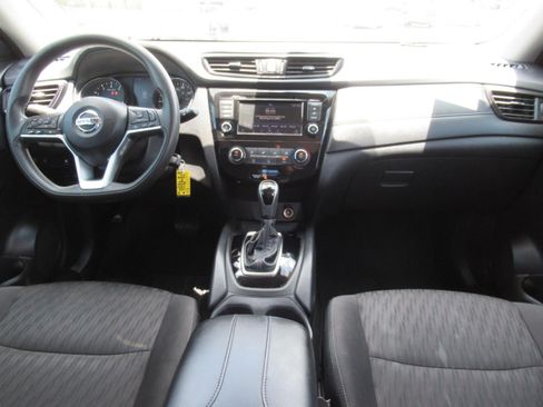 Used 2020 Nissan Rogue S FWD image 12