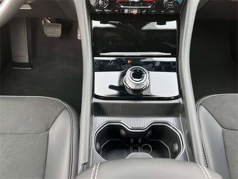 New 2025 Jeep Grand Cherokee Altitude image 12