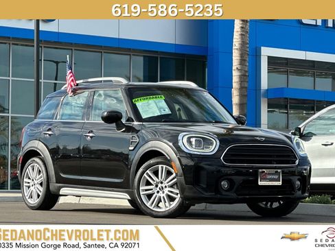 Used 2022 MINI Cooper Countryman image 1