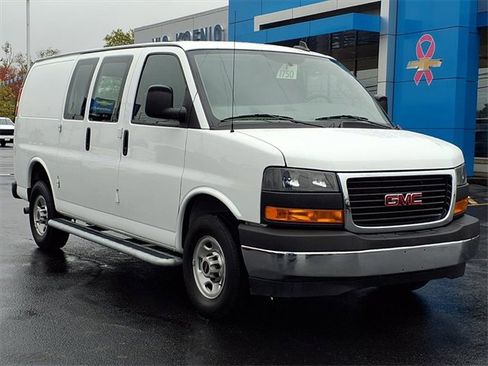 Used 2024 GMC Savana 2500 w/ Driver Convenience Package image 2