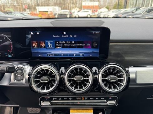 Used 2026 Mercedes-Benz GLB 250 4MATIC image 18