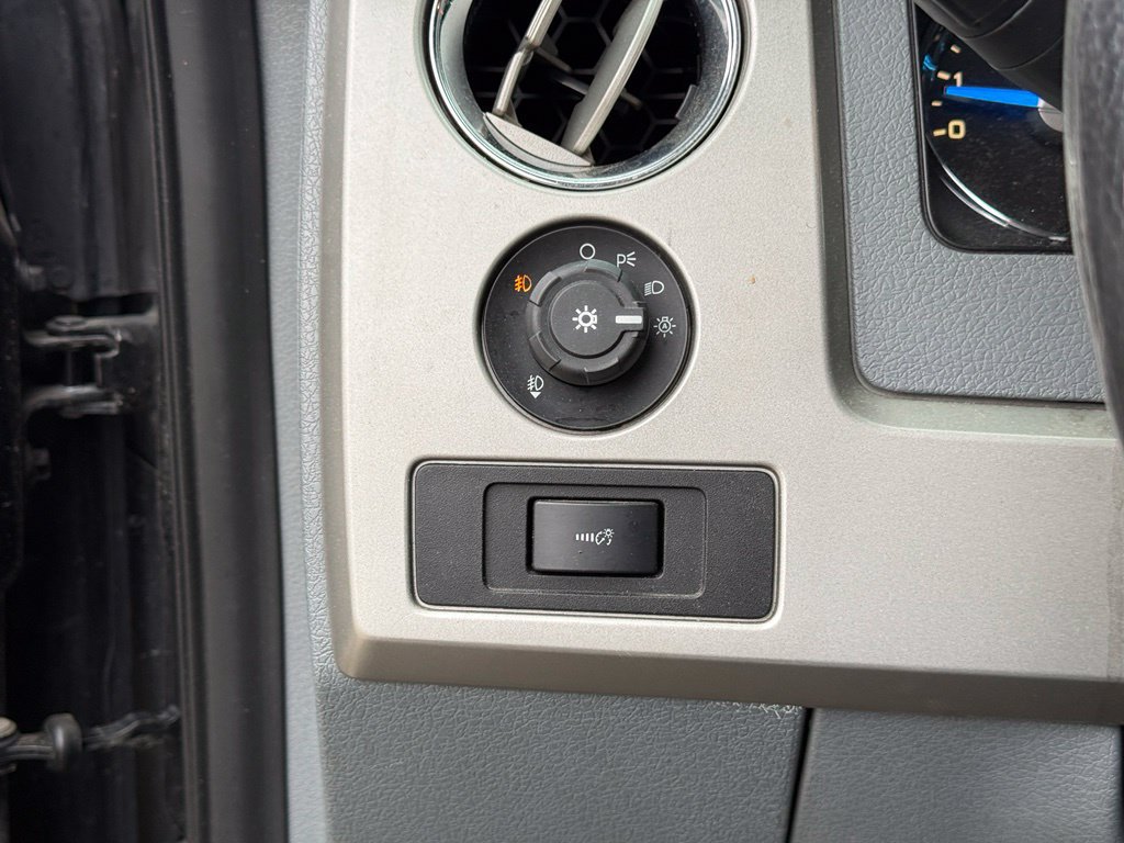Used 2013 Ford F150 Lariat w/ Lariat Chrome Pkg AWD/4WD image 20