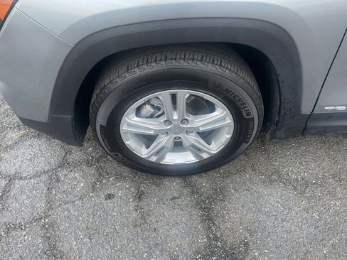 Used 2024 GMC Terrain SLE image 29