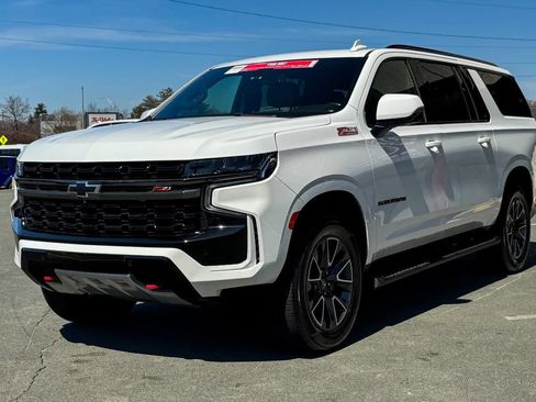 Used 2022 Chevrolet Suburban Z71 w/ Luxury Package AWD/4WD image 8