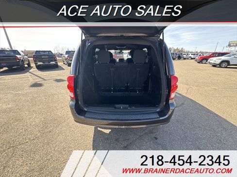 Used 2019 Dodge Grand Caravan SE image 9