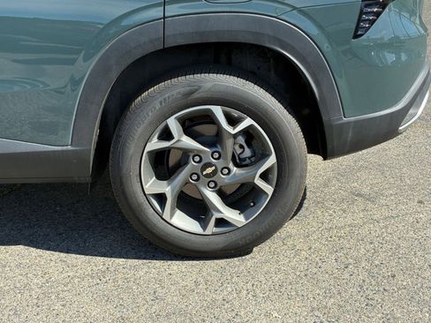 Used 2025 Chevrolet Trax LT image 29