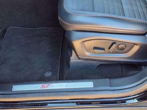 Used 2025 Ford Explorer ST-Line w/ ST-Line Street Pack image 22