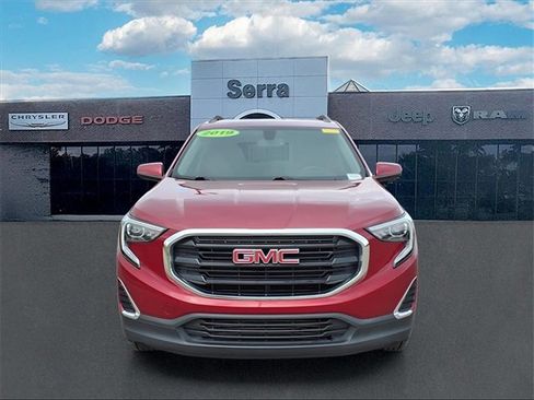 Used 2019 GMC Terrain SLE w/ Driver Convenience Package image 2