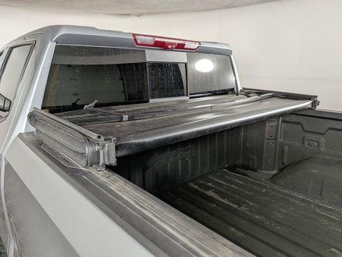 Used 2024 GMC Sierra 1500 AT4 w/ Technology Package AWD/4WD image 10