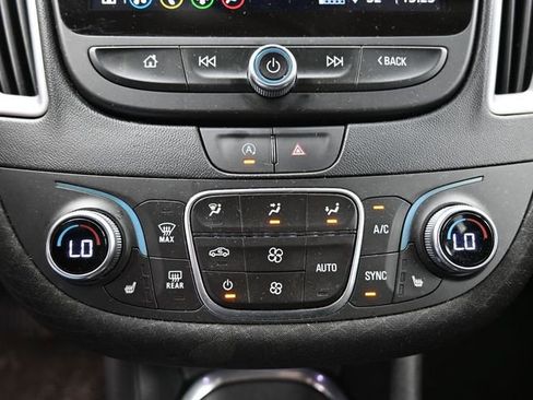 Used 2024 Chevrolet Malibu LT image 21