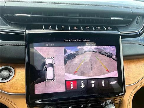 Used 2022 Jeep Grand Cherokee L Summit AWD/4WD image 23