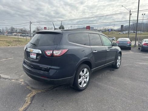 Used 2016 Chevrolet Traverse LT w/ Style and Technology Package FWD image 8