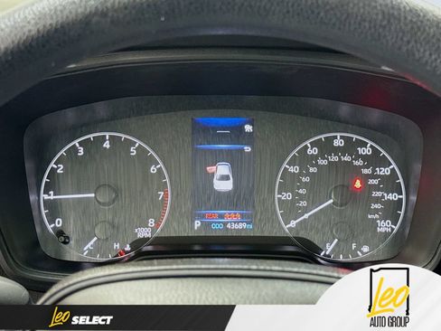 Used 2024 Toyota Corolla LE FWD image 14