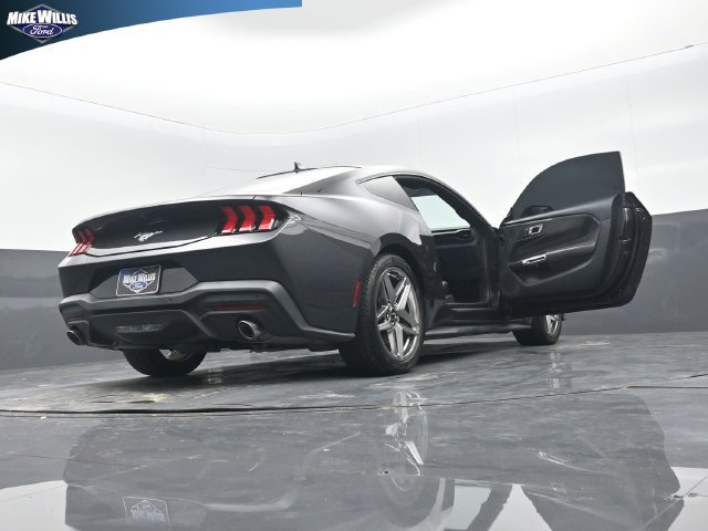 Used 2024 Ford Mustang Coupe RWD image 29