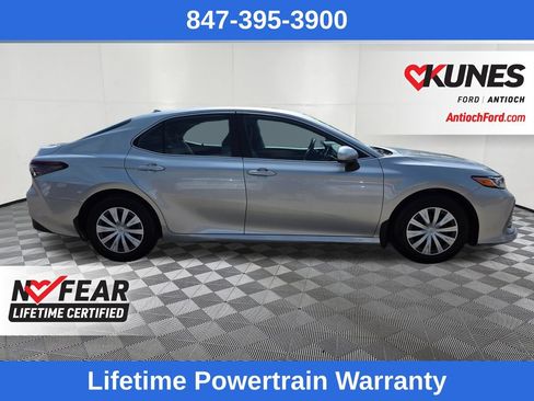 Used 2022 Toyota Camry LE FWD image 8