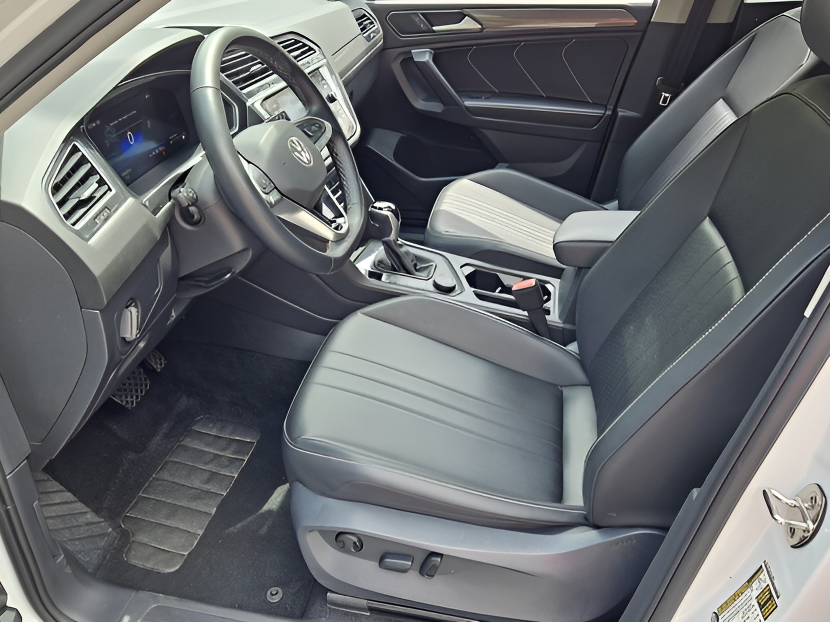 Certified 2024 Volkswagen Tiguan SE AWD/4WD image 12