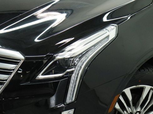 Used 2019 Cadillac XT5 Premium Luxury AWD/4WD image 2