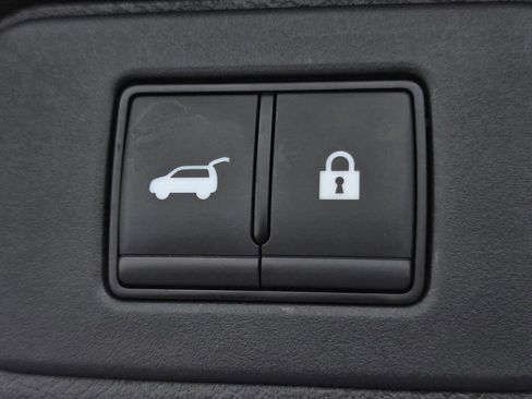 Used 2024 Nissan Rogue SV w/ SV Premium Package image 11