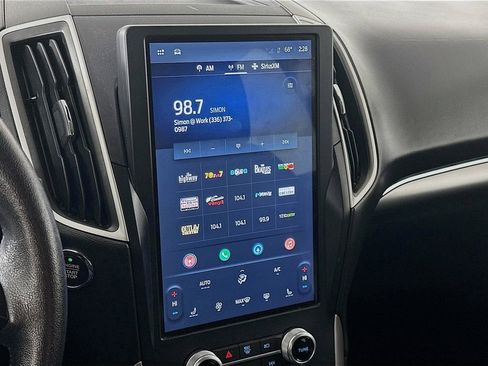 Used 2022 Ford Edge SEL image 17