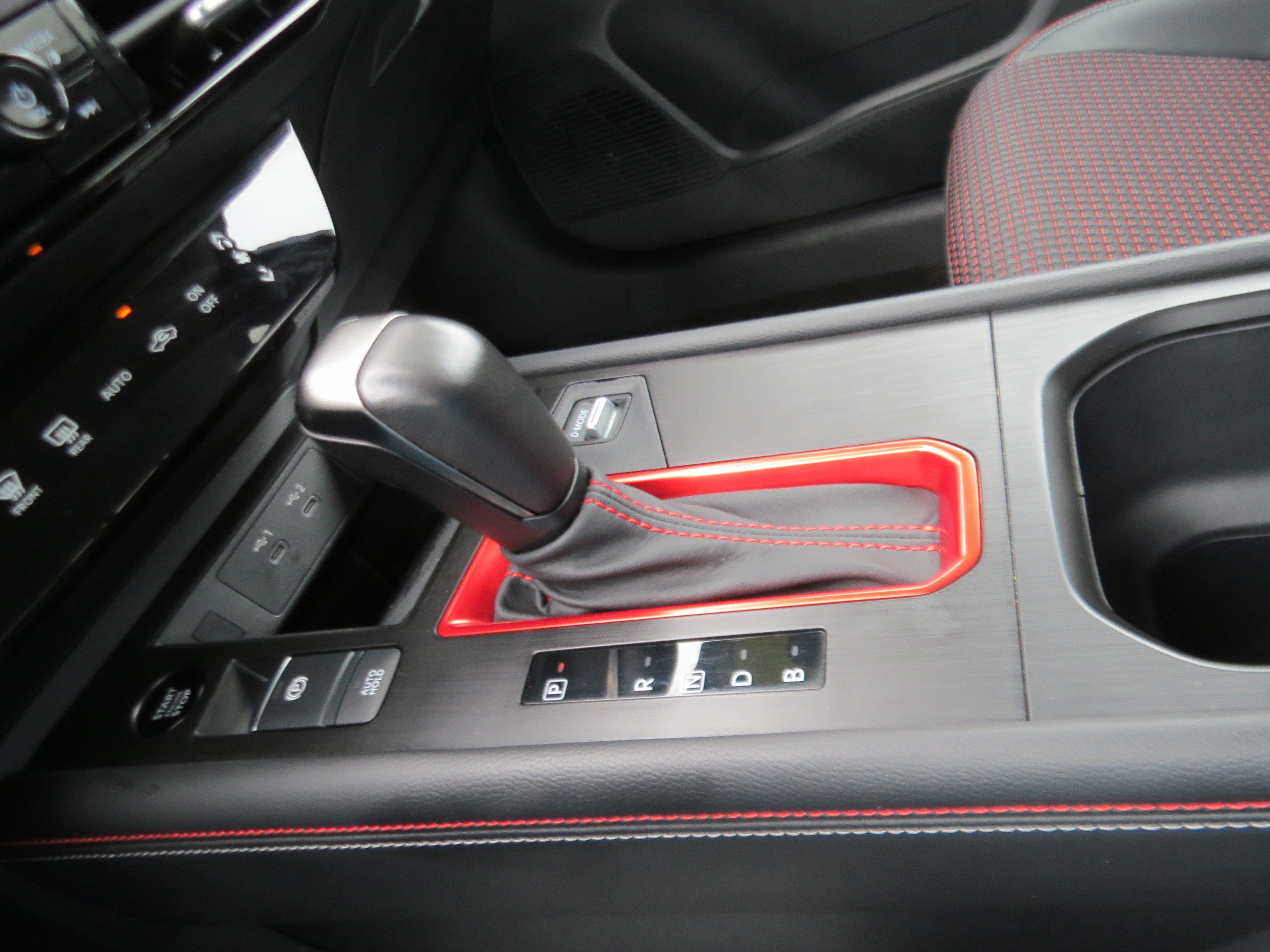 Used 2025 Nissan Kicks SR AWD/4WD image 18