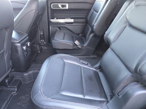 Used 2022 Ford Explorer XLT w/ Equipment Group 202A image 28