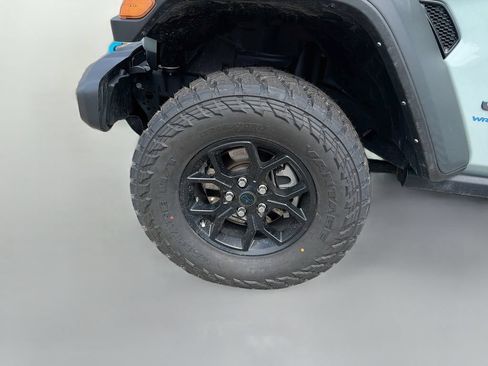 Used 2024 Jeep Wrangler Unlimited AWD/4WD image 10