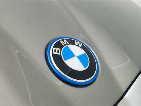 Used 2025 BMW i5 xDrive40 image 16